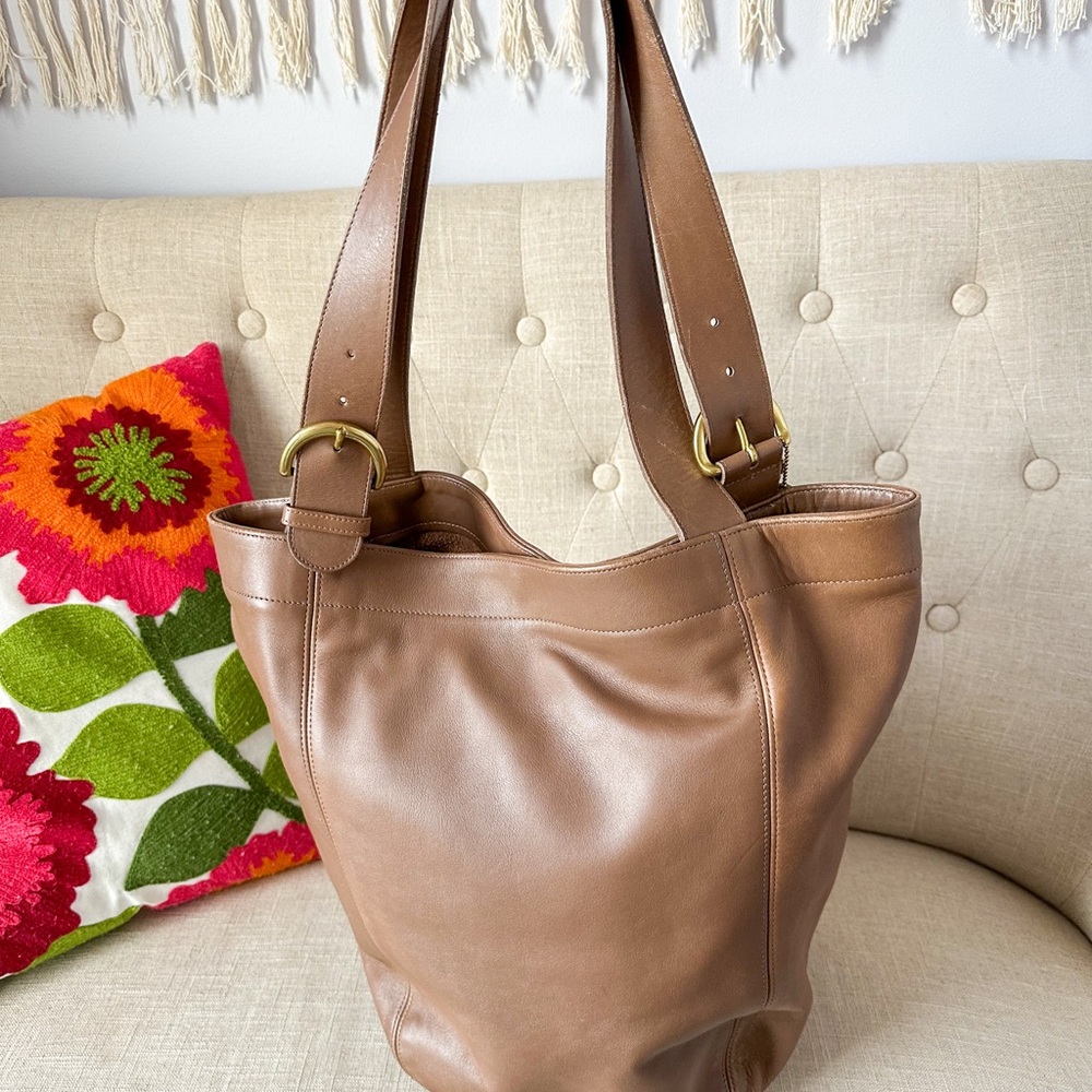 Vintage Coach Leather 4082 Soho Duffle XL Tote / Bucket Bag – Rare Find